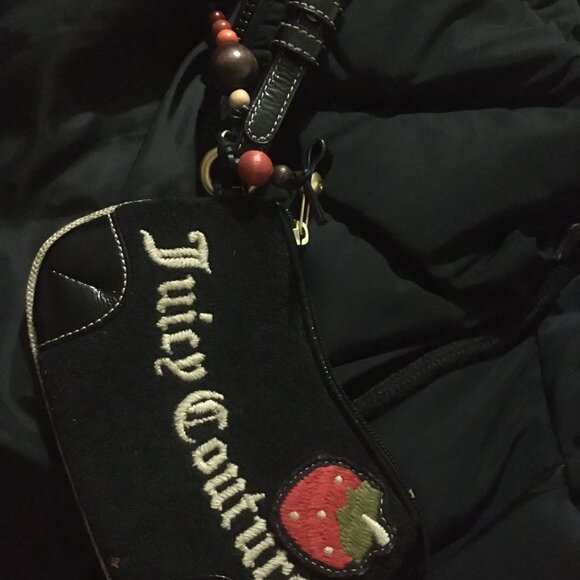 SOLD.  Rare JUICY COUTURE STRAWBERRY 🍓 AUTHENTIC SMALL PURSE - Picture 7 of 14